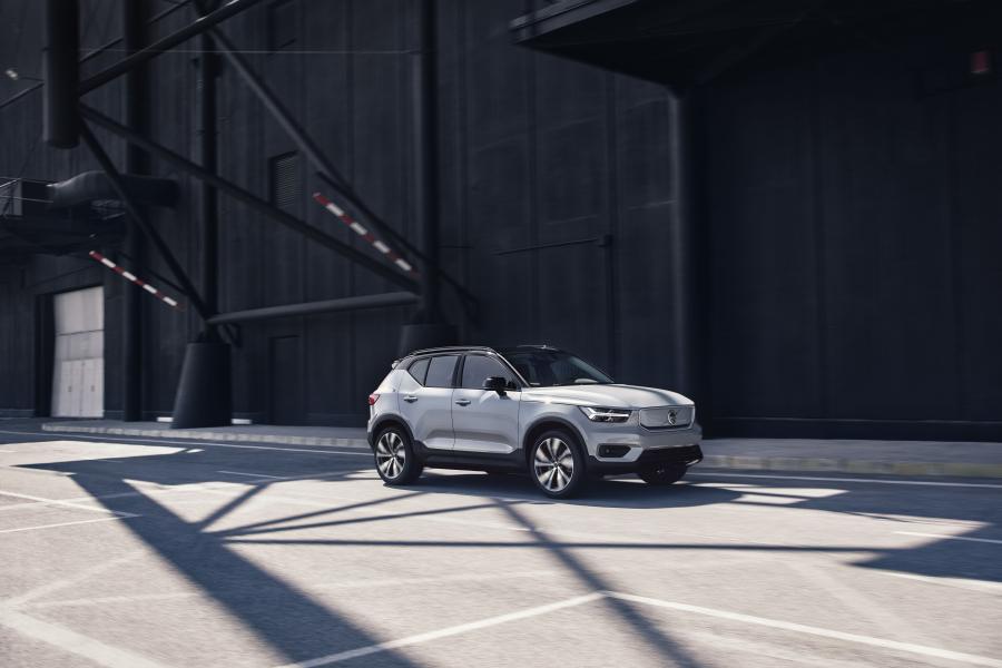  Volvo XC40 Recharge P8 AWD 2019 года  (WW) (фото 26 из 34)